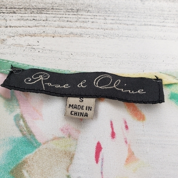 Rose & Olive Floral Sleeveless Top Size Small - Picture 5 of 6